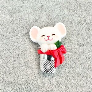 Vintage Hallmark 1983 White Christmas Mouse In A Thimble Pin Brooch